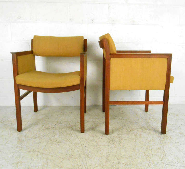Mid-Century Modern Pair Mid-Century Ebena LaSalle Sidechairs For Sale