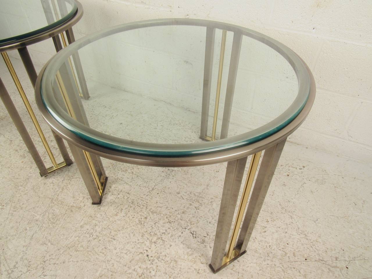 Mid-Century Modern Side Table by Design Institue of America For Sale