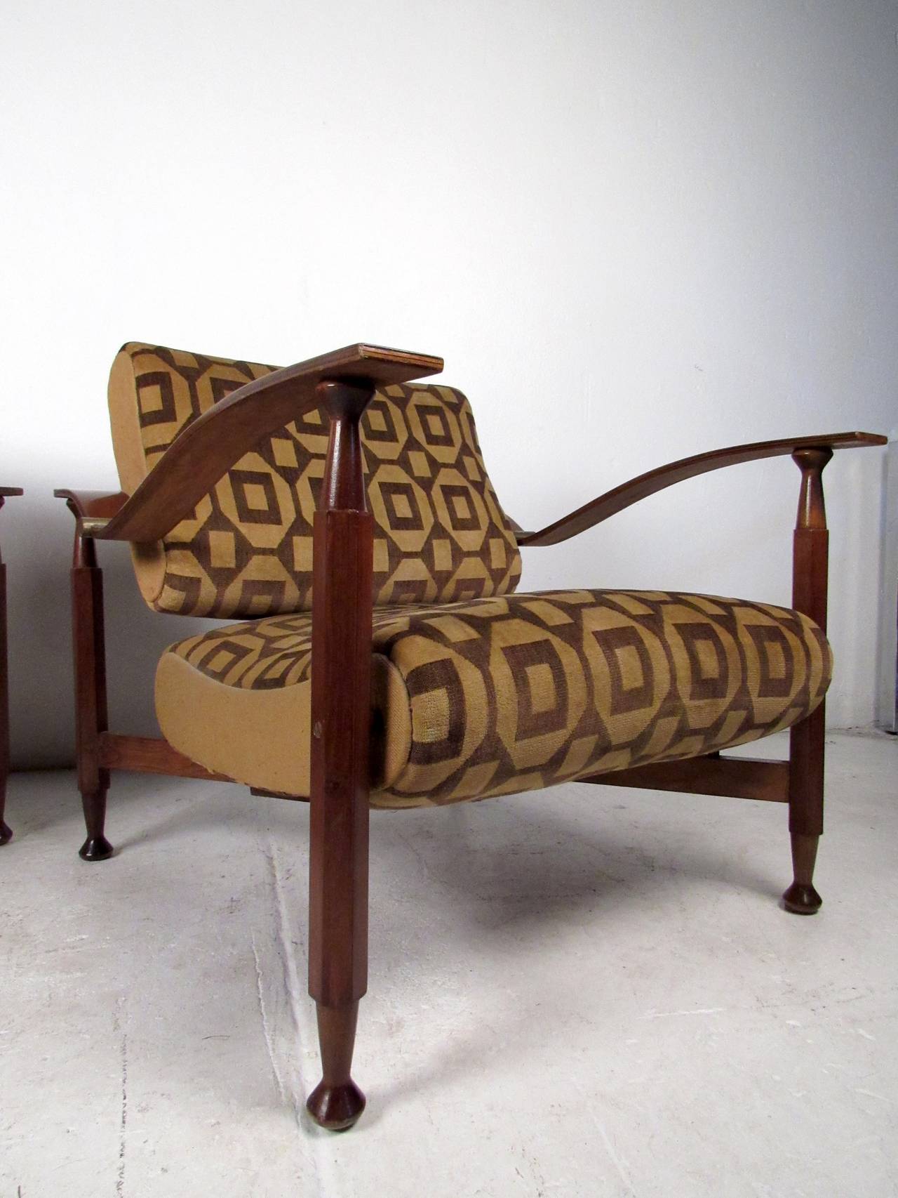 Pair of Mid-Century Modern Italian Armchairs In Good Condition In Brooklyn, NY