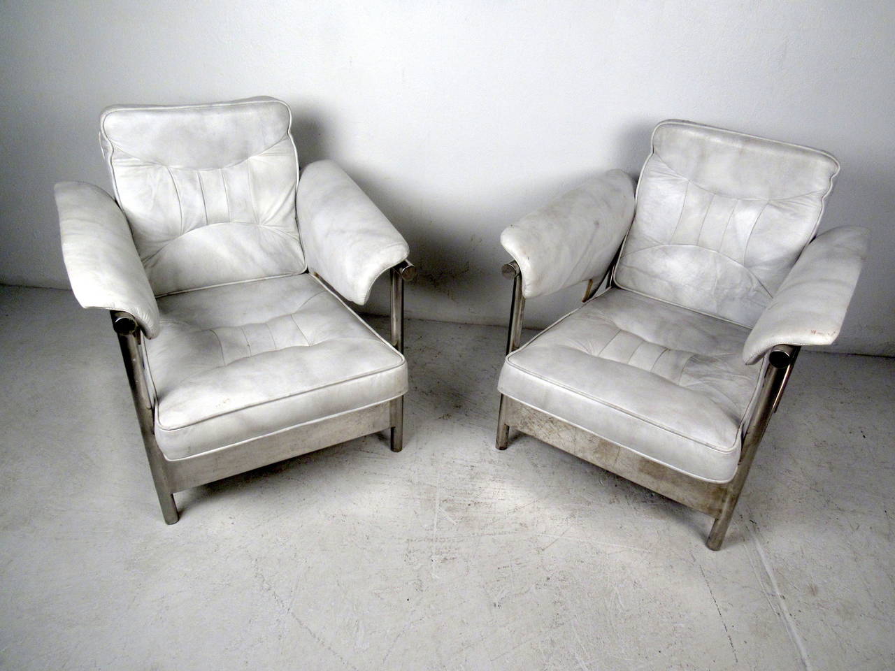 Midcentury Chrome Lounge Chairs For Sale 1