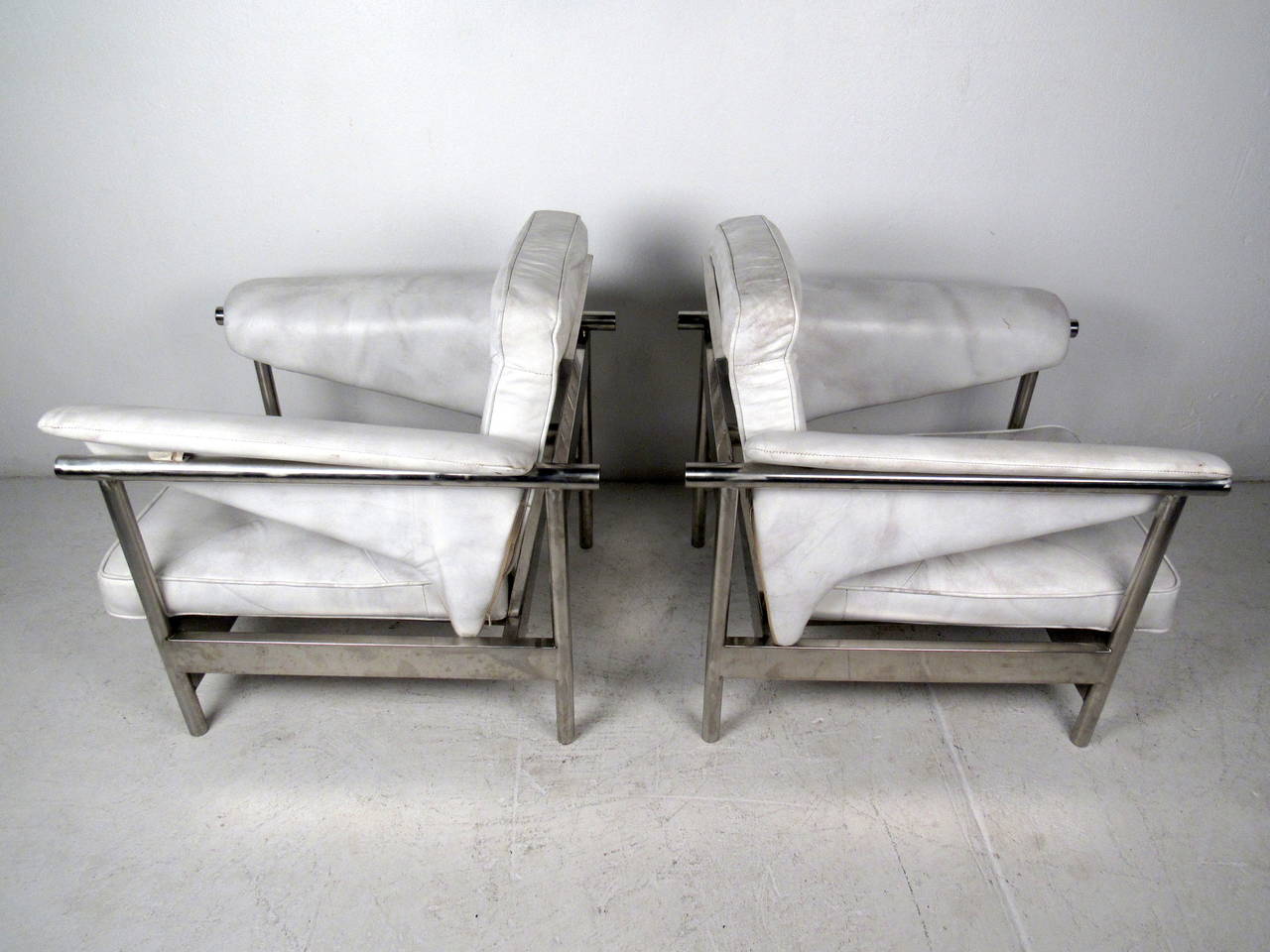 Midcentury Chrome Lounge Chairs In Good Condition For Sale In Brooklyn, NY