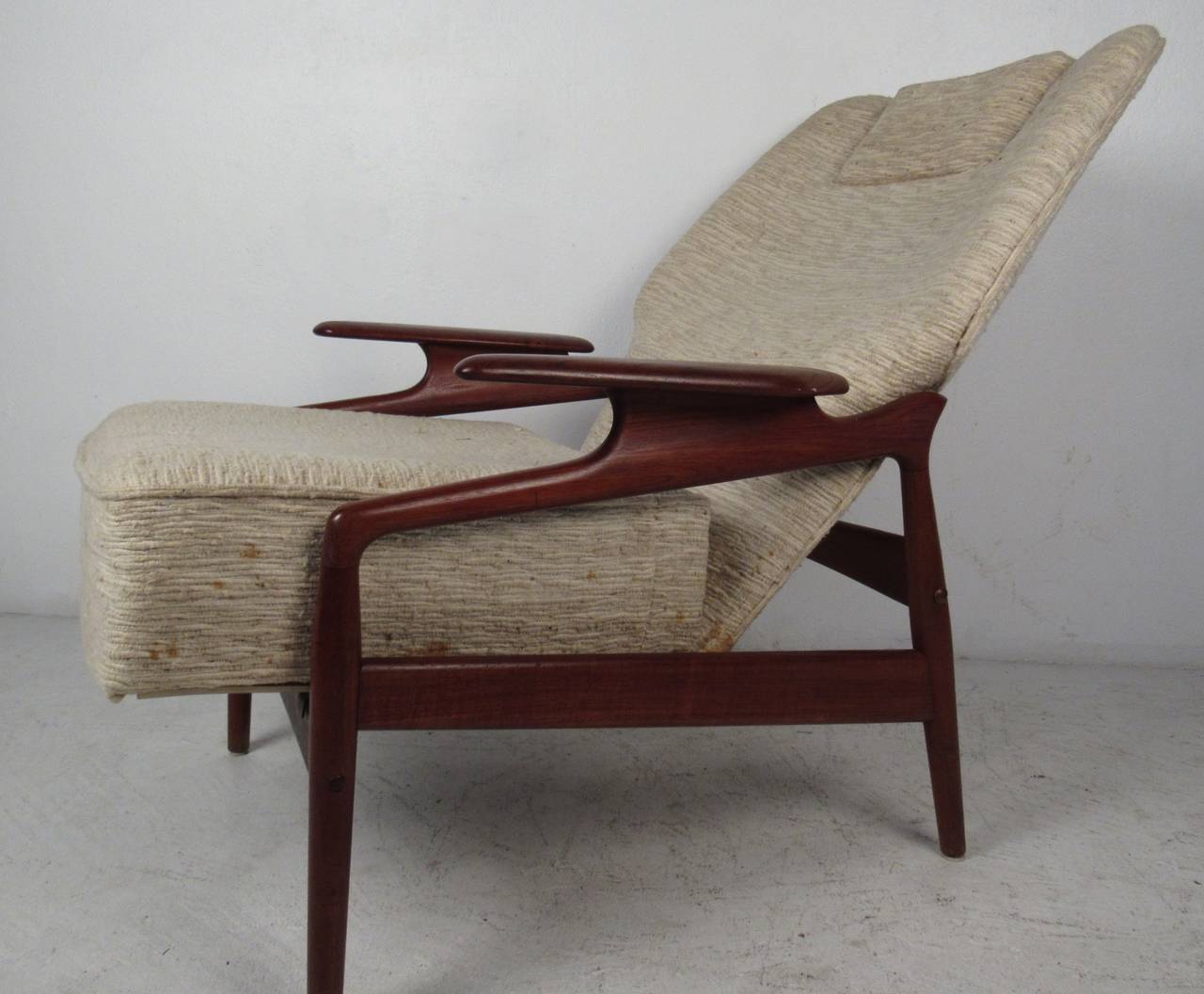 danish reclining lounge chair