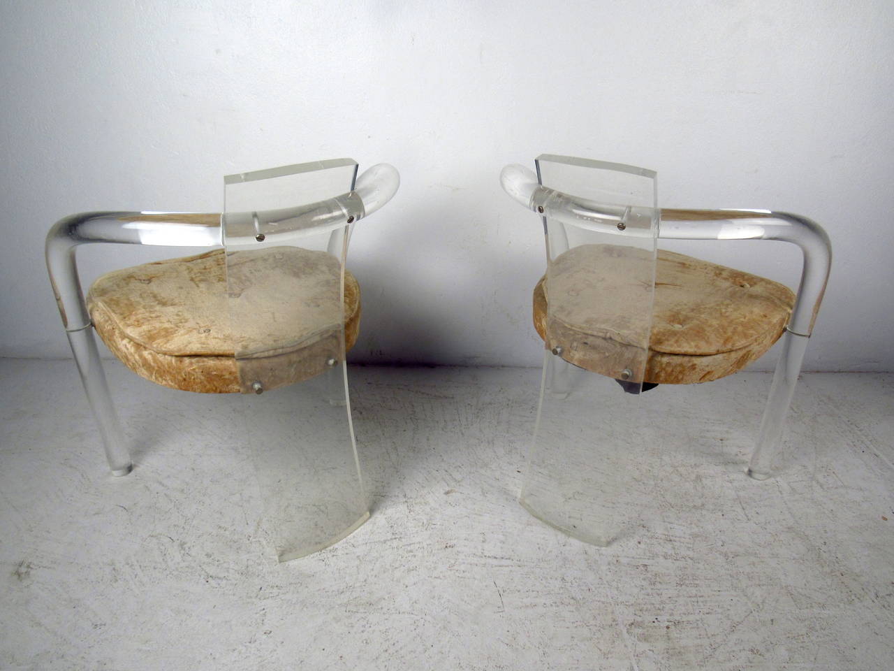 20th Century Pair of Mid-Century Modern Lucite Chairs with Upholstered Cushions For Sale