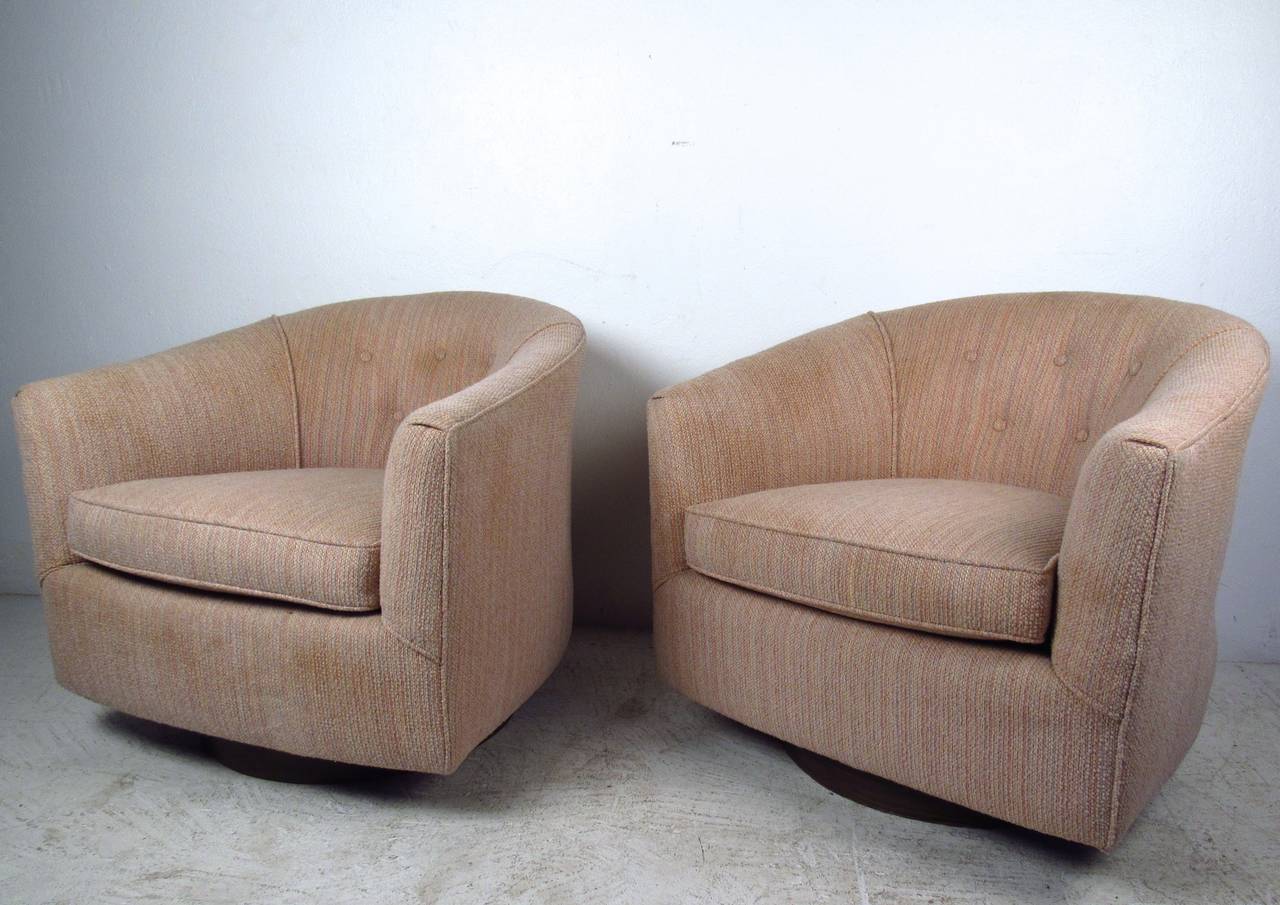 Midcentury Swivel Lounge Chairs after Milo Baughman In Good Condition In Brooklyn, NY