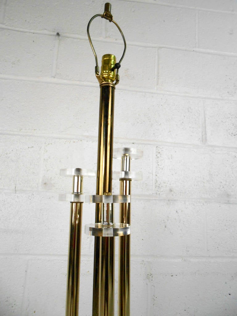 Mid-Century Modern Vintage Brass and Lucite Floor Lamp For Sale