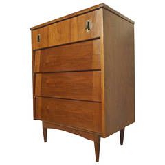 Dresser with Louvered Front Drawers 3