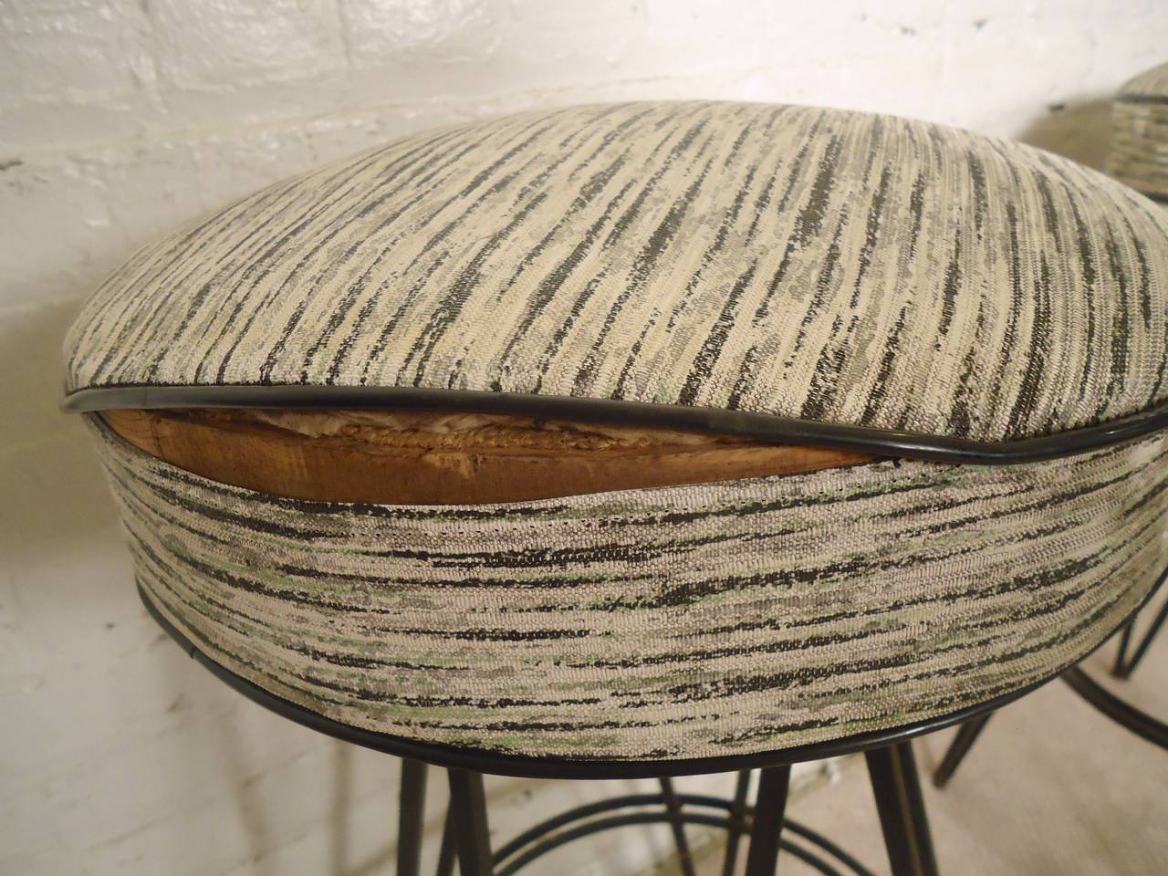 Atomic Style Iron Bar Stools 3