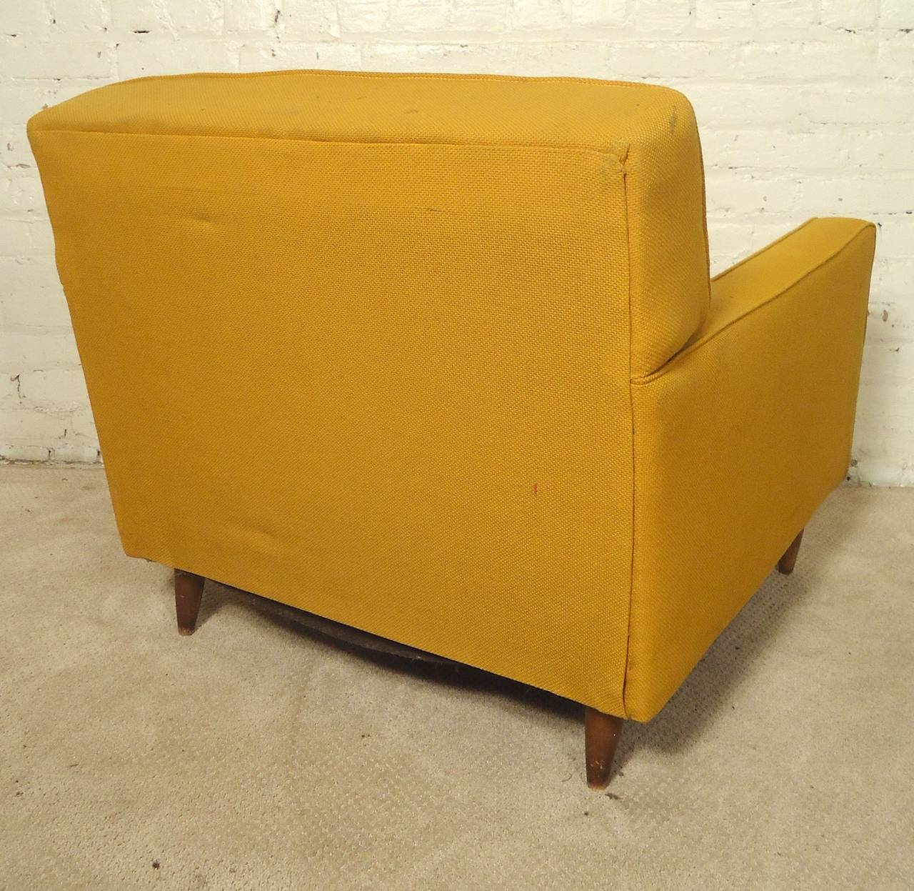 Mid-Century Modern Lounge Chair In Good Condition In Brooklyn, NY