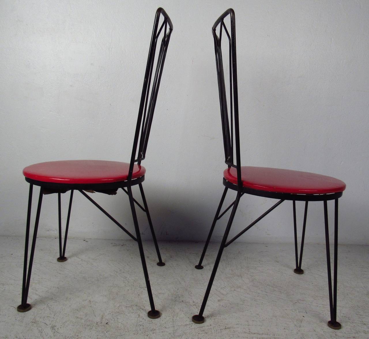 Mid-Century Modern Stylish Vintage Metal Dining Chairs, circa 1950s For Sale
