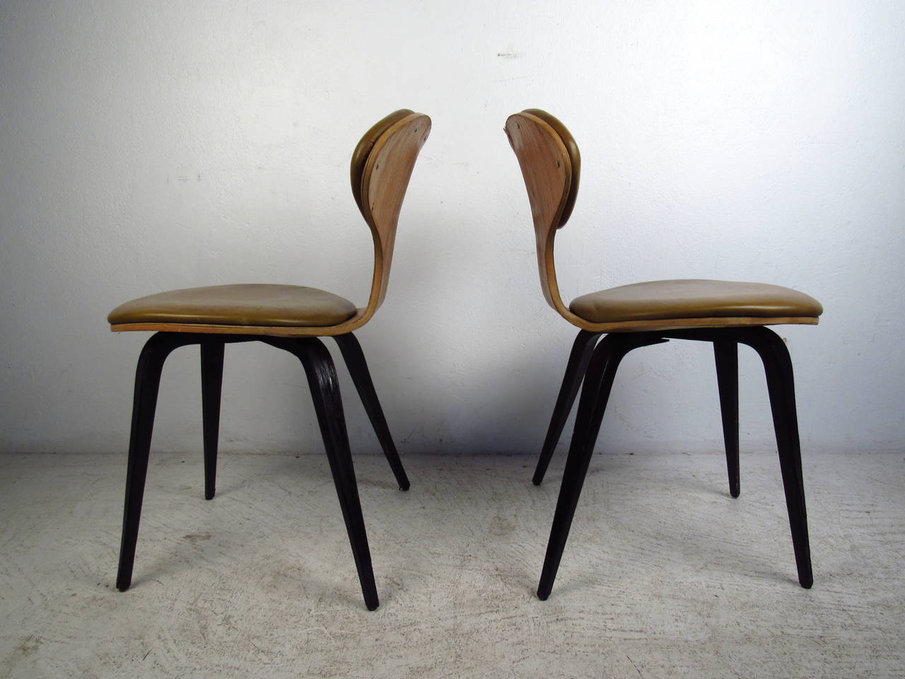 Mid-Century Bentwood Chairs in the Style of Norman Cherner In Good Condition For Sale In Brooklyn, NY