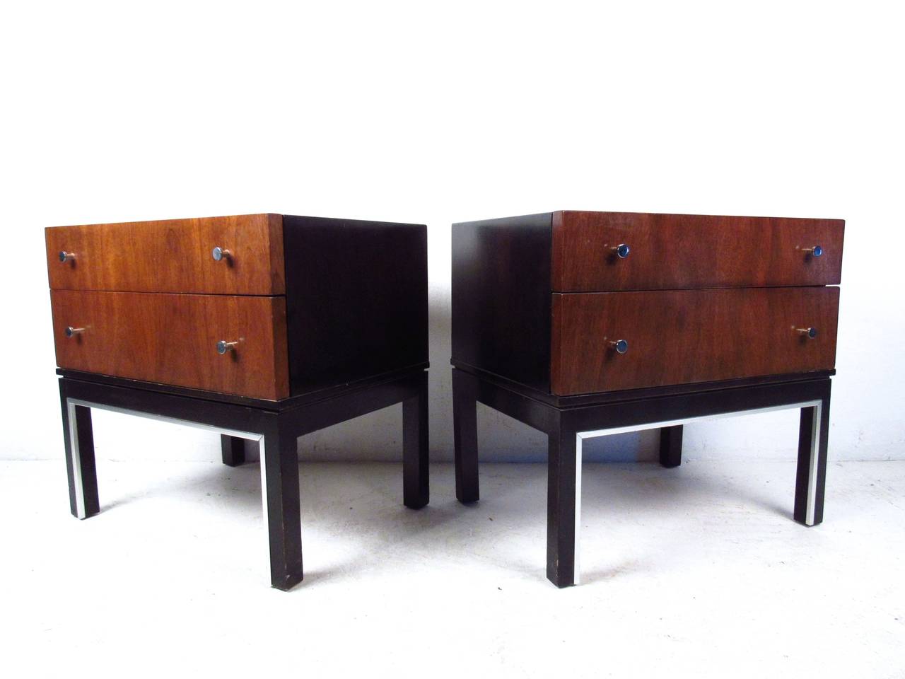 Late 20th Century Exquisite Mid-Century Modern American of Martinsville Nightstands