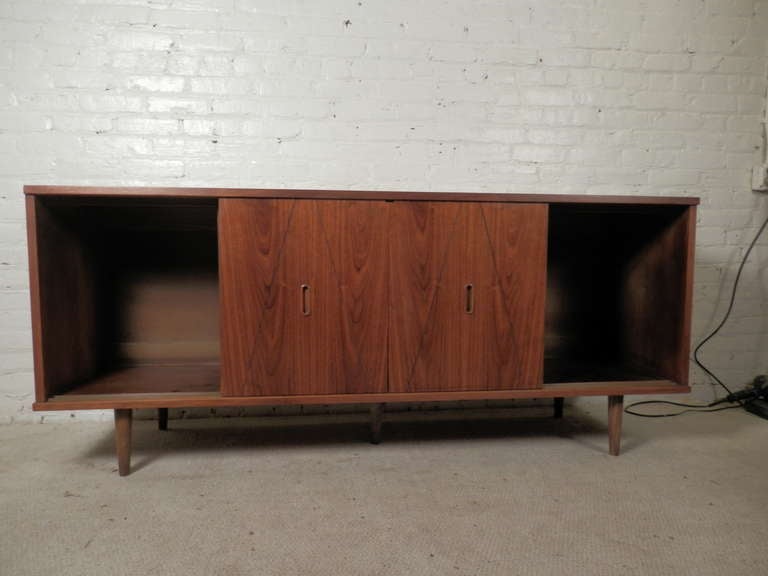 Mid-Century Modern American Credenza 4