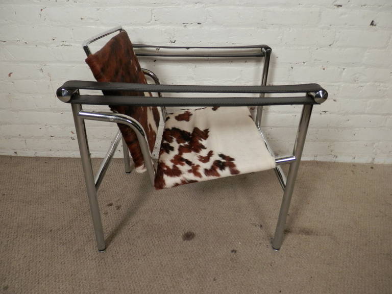 Mid-Century Le Corbusier For Cassina Italian Cow-Hide Chair In Good Condition In Brooklyn, NY