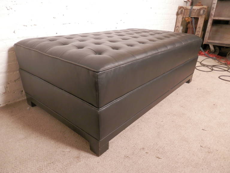 Mid-Century Modern large black leather ottoman. Comfortable tufted top, perfect addition to any living room.

(Please confirm item location - NY or NJ - with dealer)