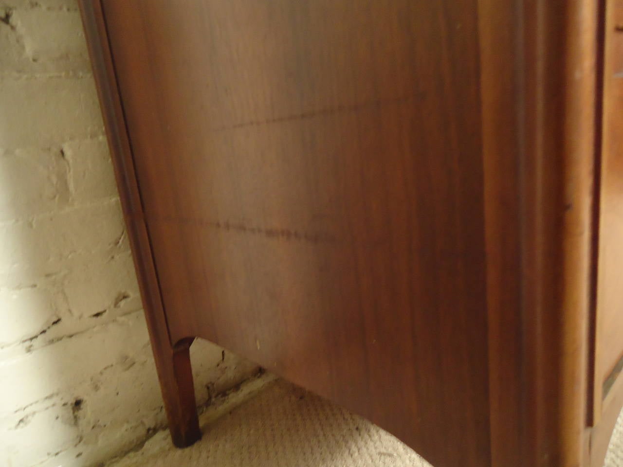 Mid Century Walnut Nine-Drawer Dresser by Kent Coffey In Good Condition In Brooklyn, NY