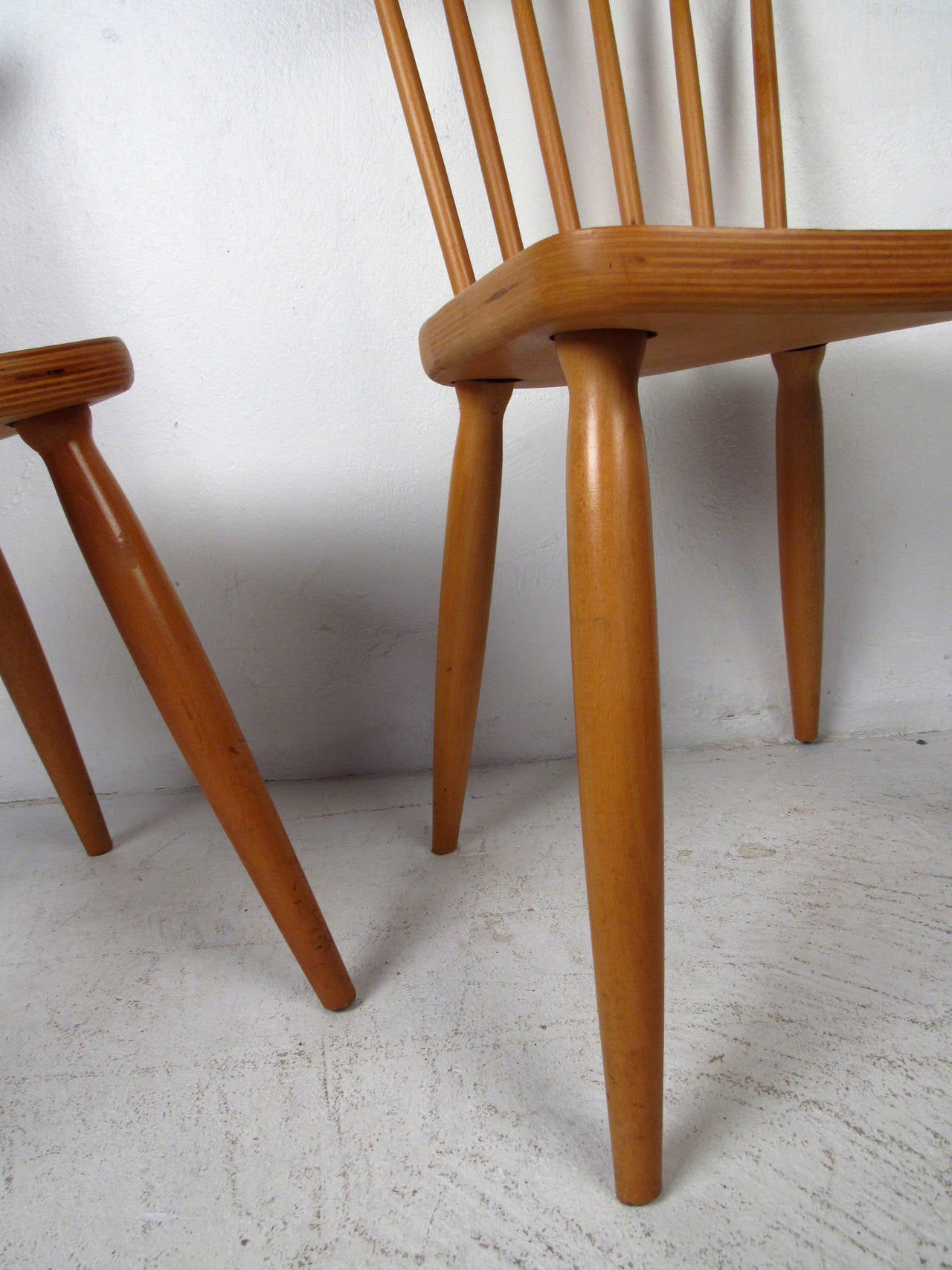 Mid Century Pair of Paul McCobb Style Maple Dining Chairs In Good Condition In Brooklyn, NY