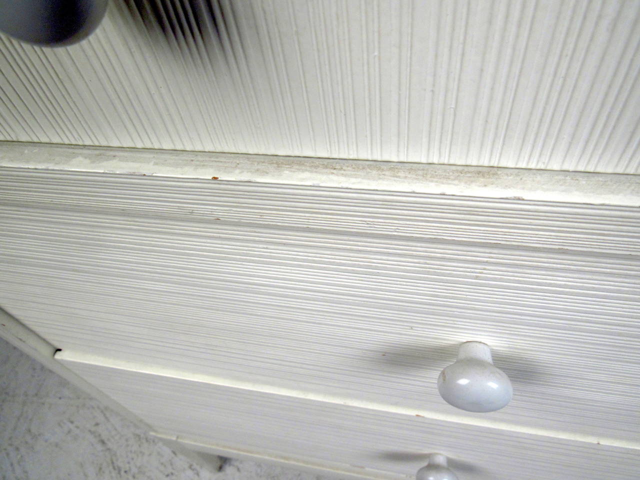 Mid-Century Modern White Four-Drawer High Boy Dresser by Kroehler Furniture