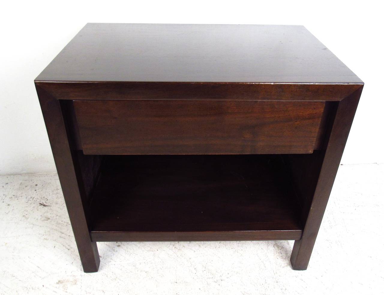 John Widdicomb End Tables In Good Condition In Brooklyn, NY