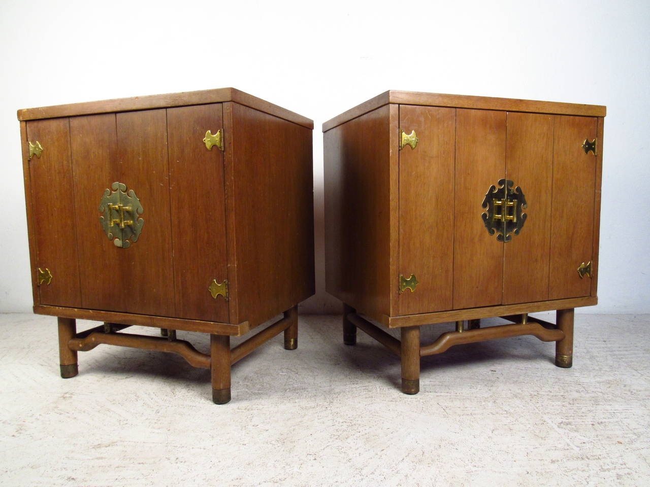 20th Century Pair of Mid-Century Modern End Tables with Ornate Brass Hardware