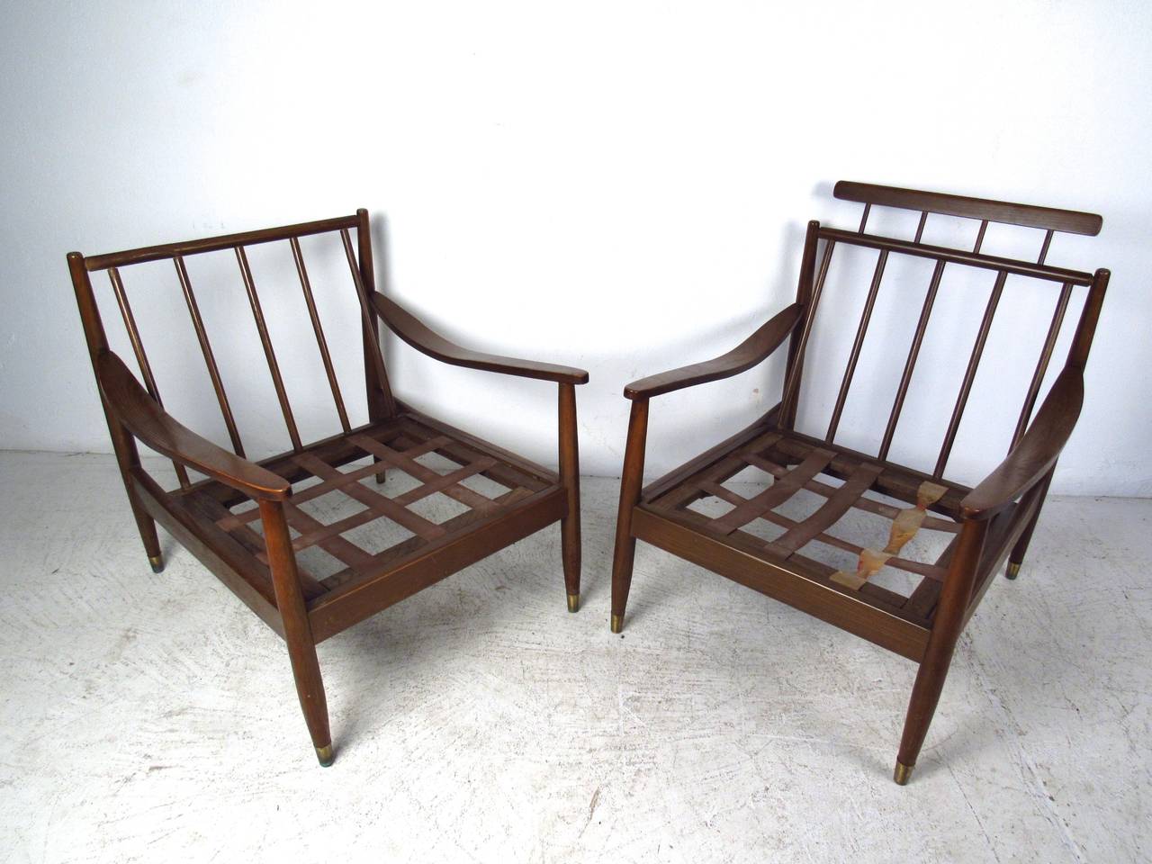 Pair of Mid-Century Modern Lounge Chairs with Matching Ottoman 3