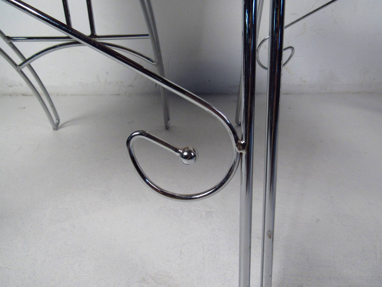 Vintage Modern Leather and Chrome Chairs In Good Condition In Brooklyn, NY