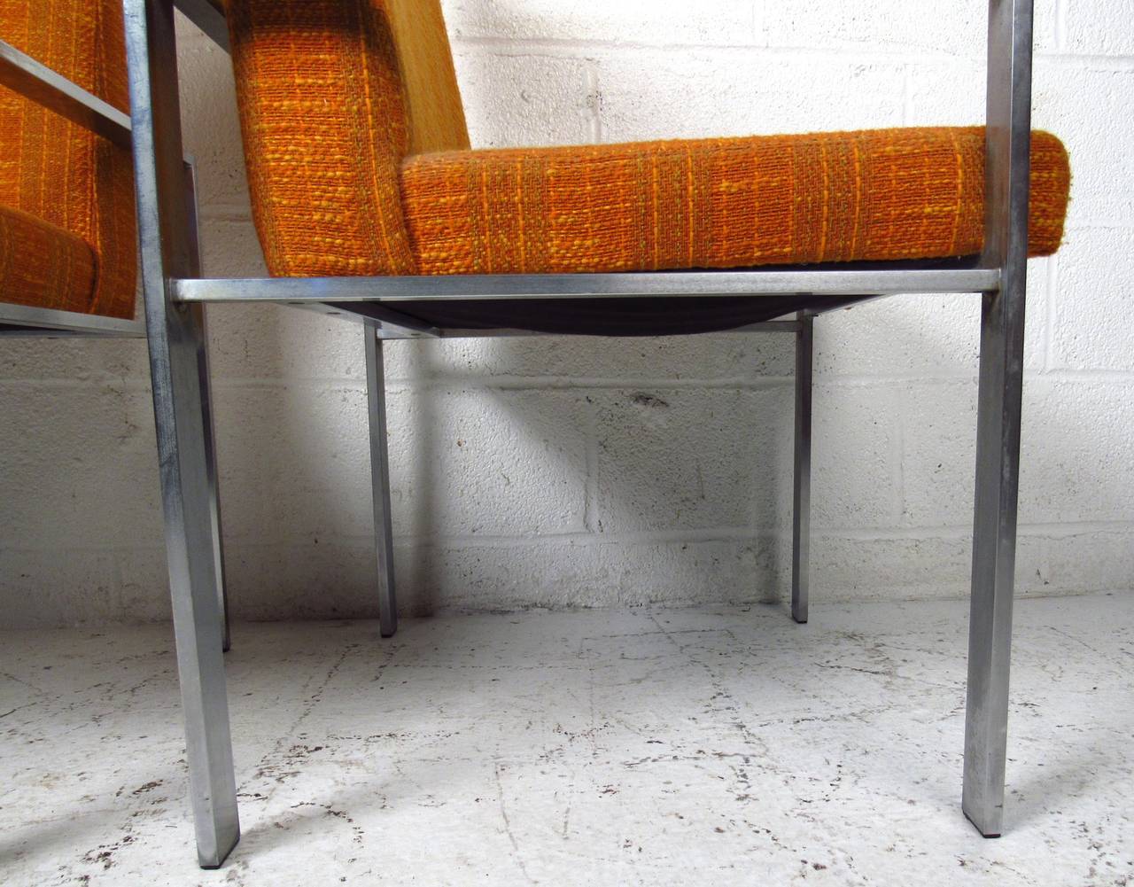 Satz von sechs modernen Sesseln im Knoll-Stil aus der Mitte des Jahrhunderts (Metall) im Angebot