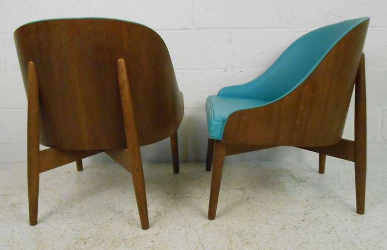 Mid-Century Modern Pair of Vintage Modern Accent Chairs