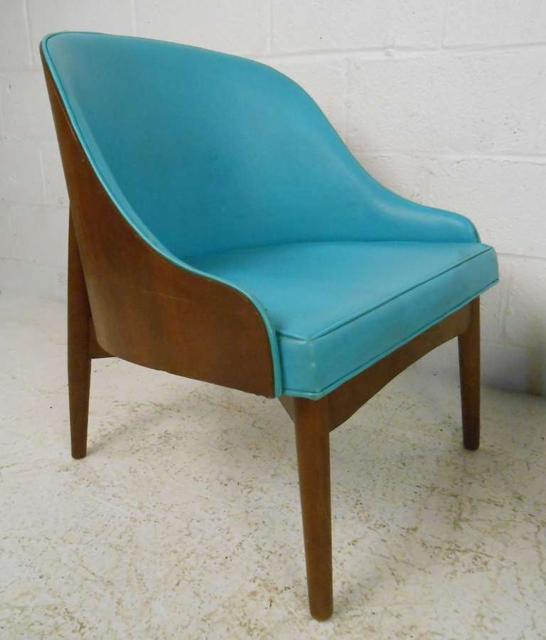 Pair MidCentury Modern Side Chairs For Sale at 1stdibs