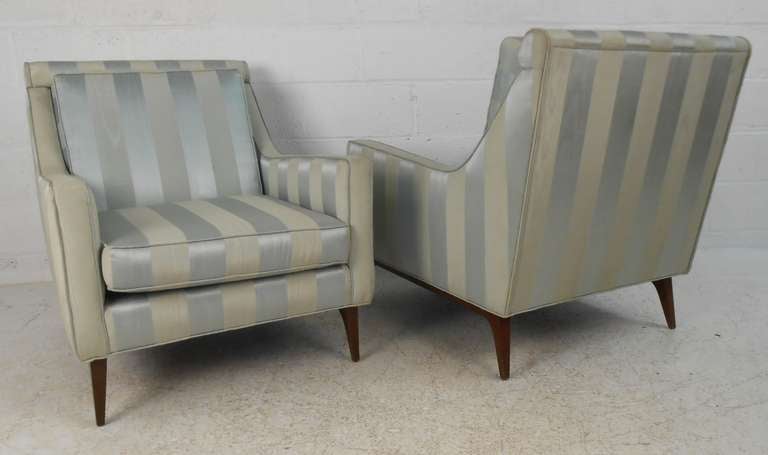 Mid-Century Modern Pair of Vintage Lounge Chairs