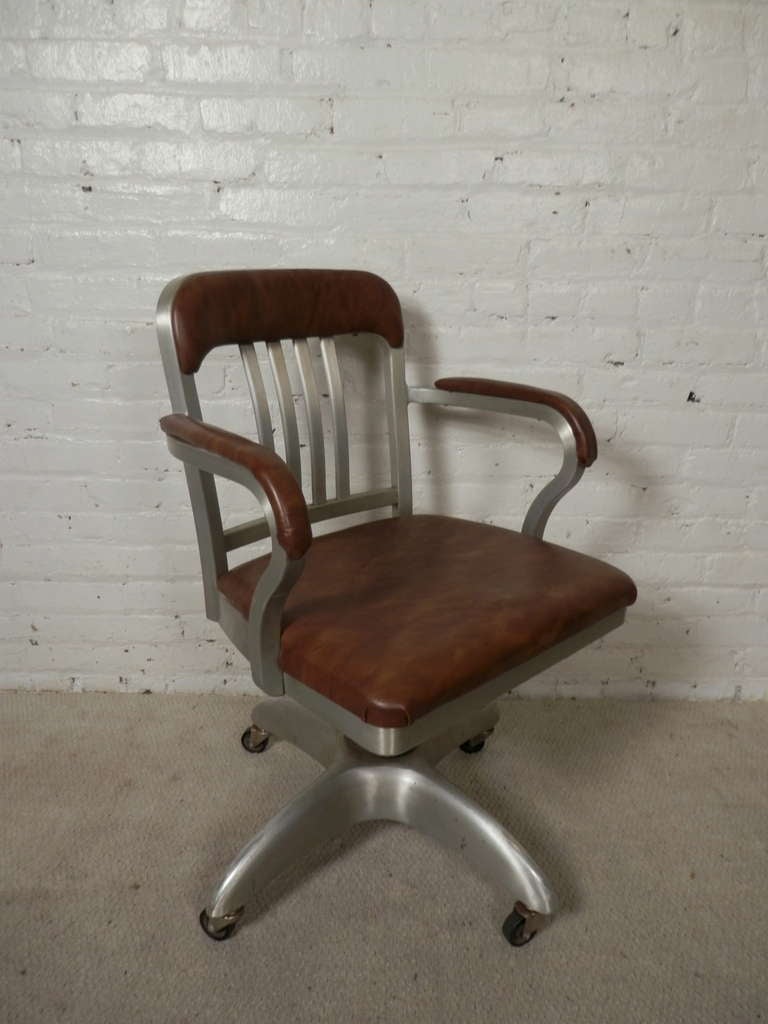 Mid-20th Century Vintage Industrial Swivel Chair By Good Form