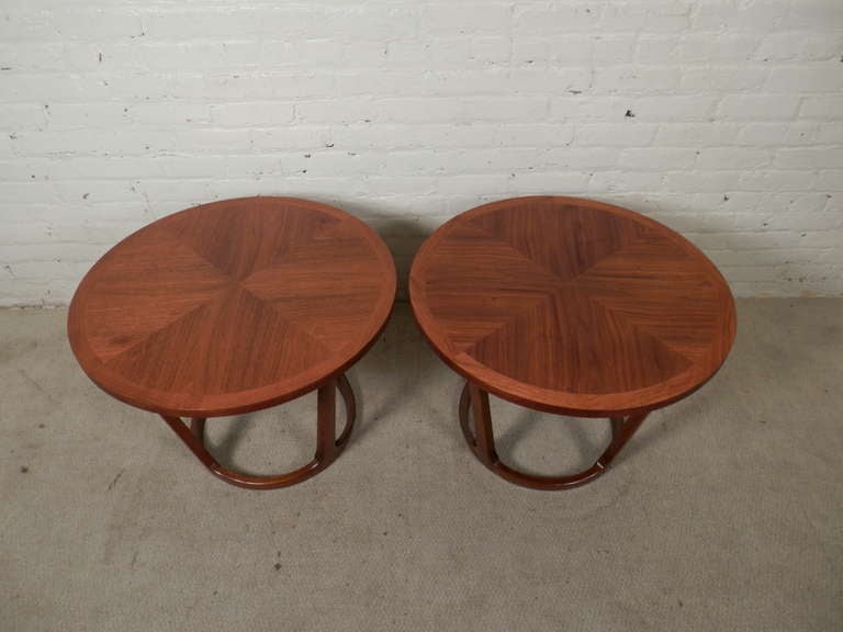 Mid-20th Century Round Side Table By Lane