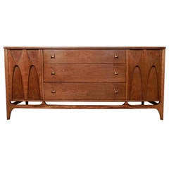 Mid-Centry Modern Broyhill Walnut Dresser