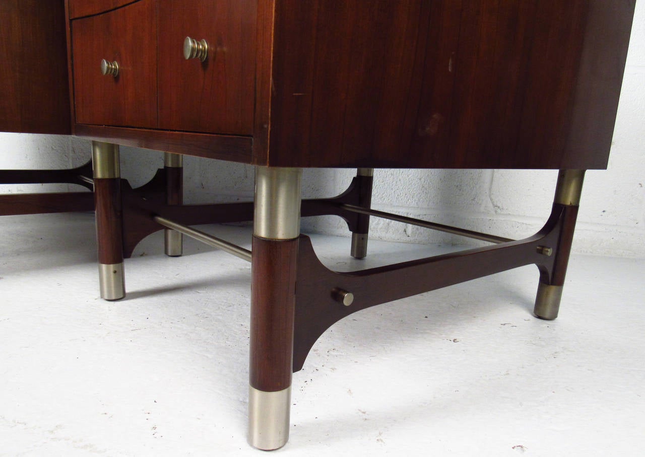 Pair of Mid Century Two-Drawer End Tables by Weiman Furniture 4