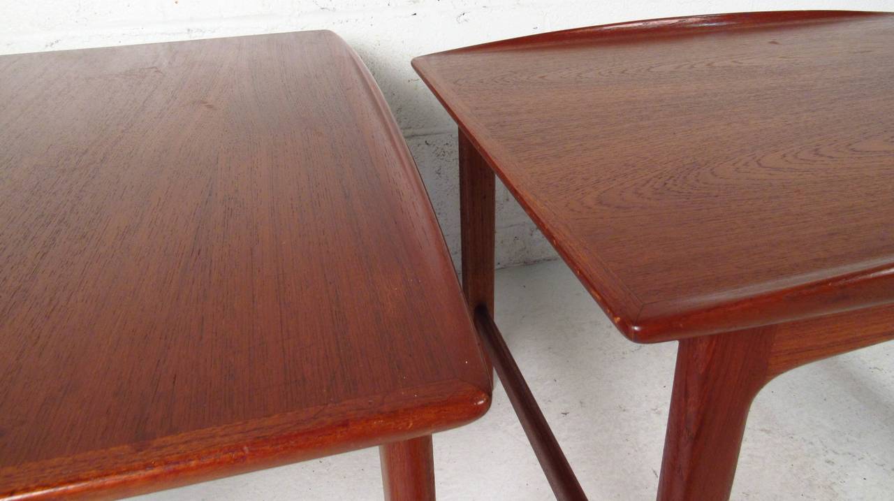 Pair of Midcentury Sculpted DUX Teak End Tables For Sale 2