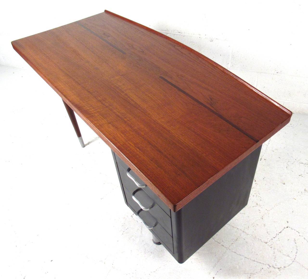 desk with raised edges