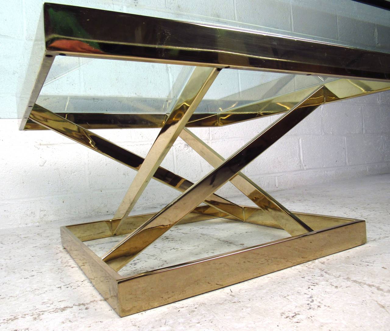 Modern Glass Top Coffee Table In Good Condition In Brooklyn, NY