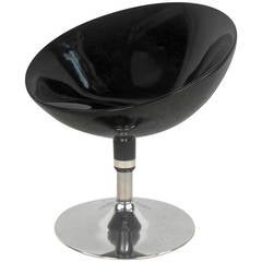 Mid Century Modern Black Molded Chair on Chrome Base 9