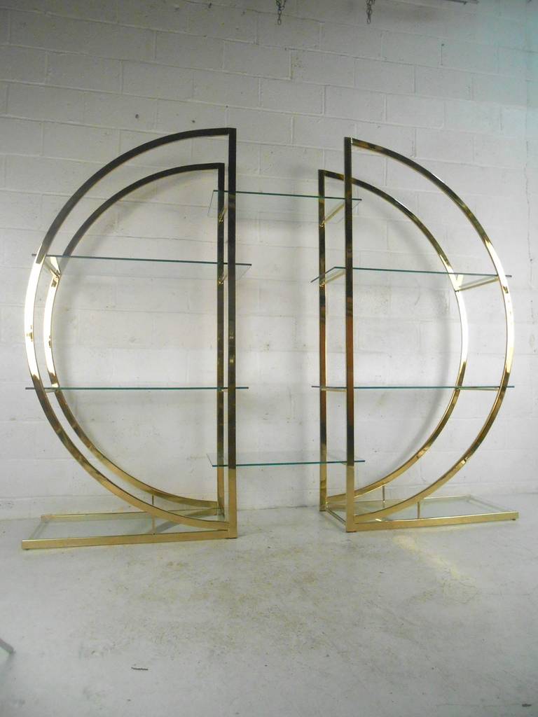 Impressive Milo Baughman Mid-Century Etagere In Excellent Condition In Brooklyn, NY