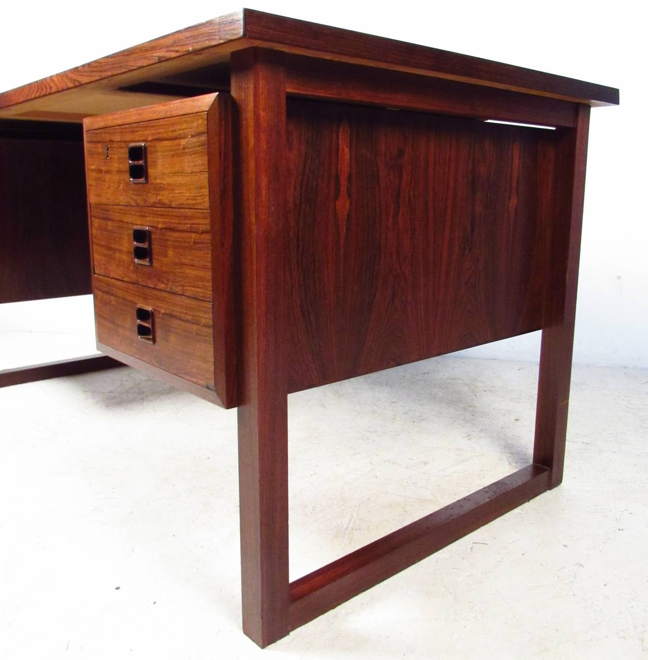 Mid-20th Century Exquisite Mid-Century Modern Rosewood Executive Desk