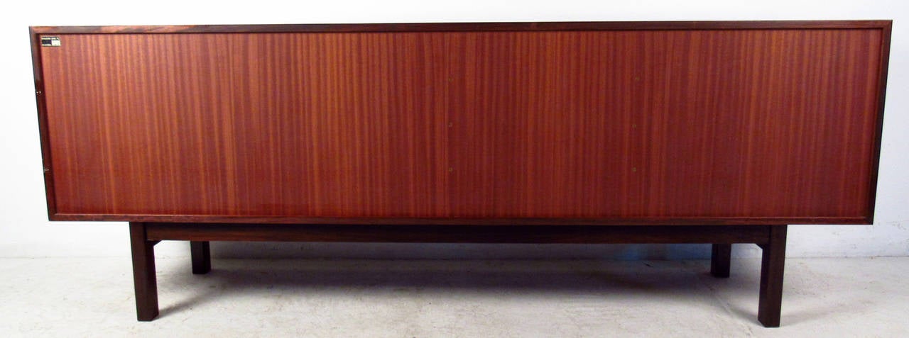 Long Mid-Century Rosewood Sideboard Model 21 by Omann Jun For Sale 1