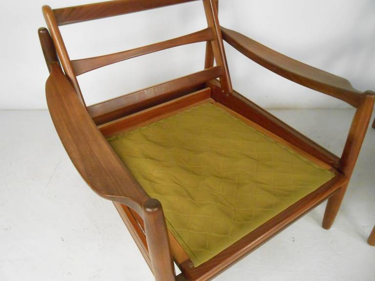 Scandinavian Modern Sofa and Chairs For Sale 1