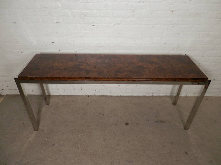 Splendid Midcentury Burl Fold Out Table In Good Condition In Brooklyn, NY