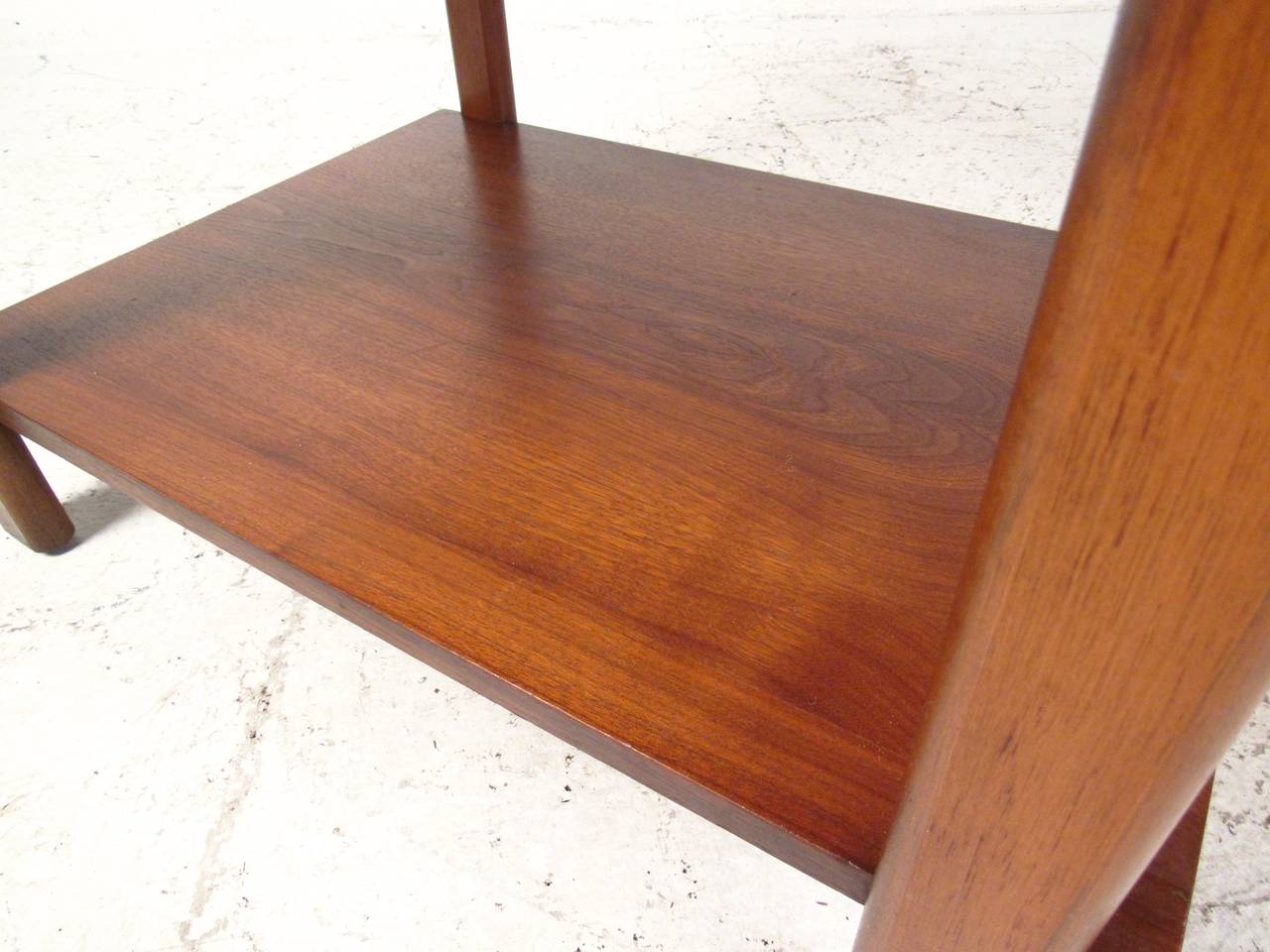 Pair of Mid-Century Modern Walnut End Tables by Lane In Good Condition In Brooklyn, NY