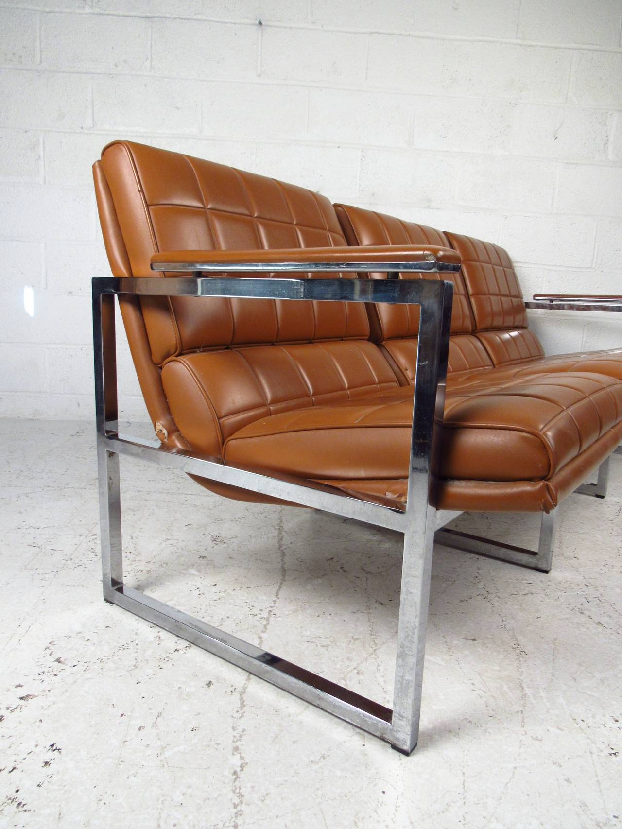 Mid-Century Modern Milo Baughman Style Three-Seat Sofa In Good Condition In Brooklyn, NY