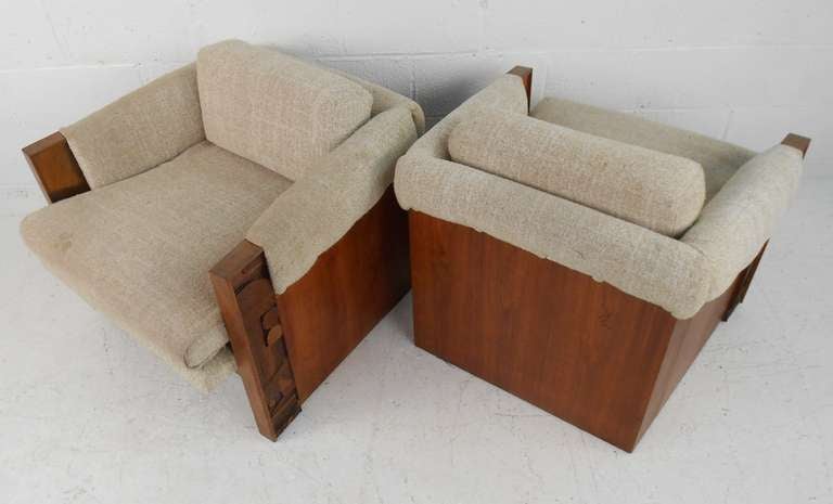 Pair of Brutalist Lounge Chairs In Good Condition In Brooklyn, NY
