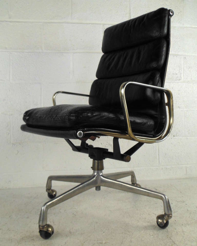 Mid-Century Executive Leather Desk Chair by Herman Miller ...