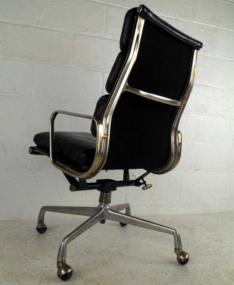 MidCentury Executive Leather Desk Chair by Herman Miller at 1stDibs