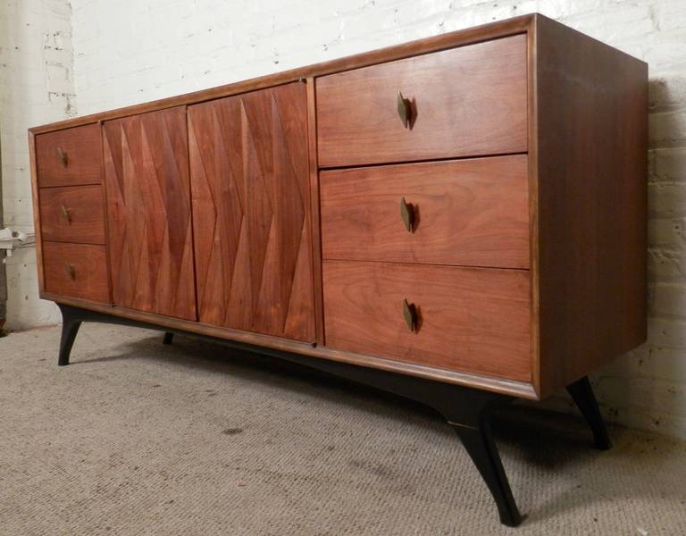 Long nine-drawer dresser in walnut with excellent diamond front doors. Original brass diamond pulls, metal track drawers, black sculpted base. Works well as a dresser and/or media console.

(Please confirm item location - NY or NJ - with dealer).