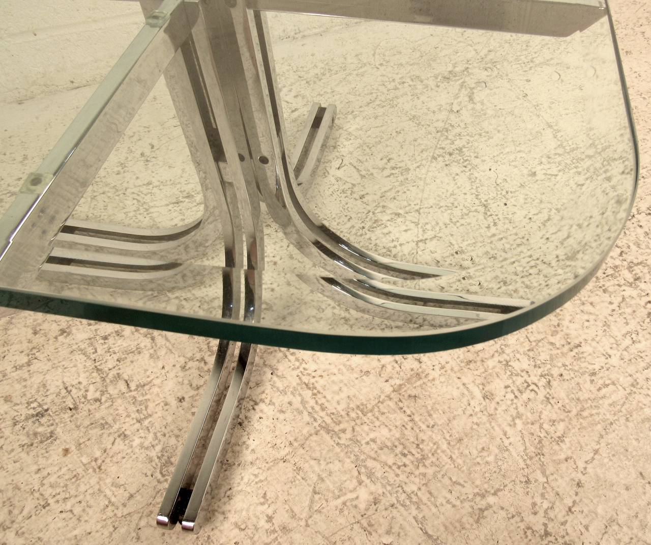 Midcentury Chrome Base and Glass-Top End Table For Sale 3