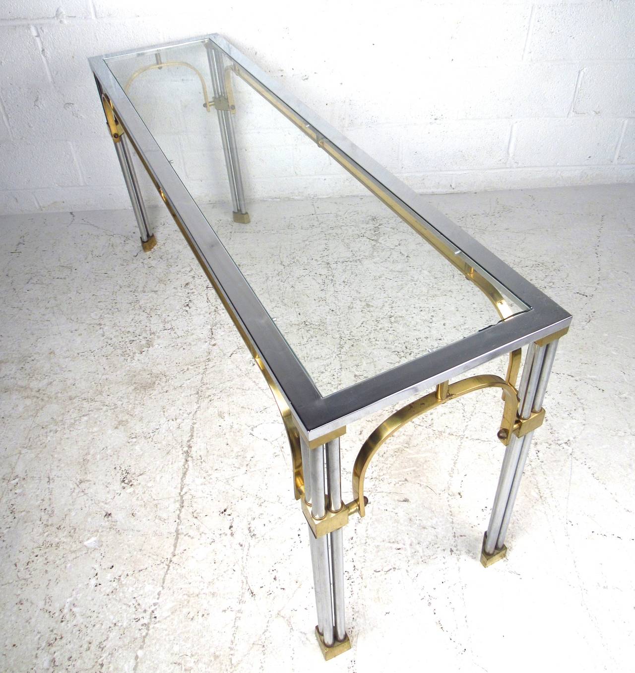 Mid-Century Modern Hall Table in Chrome and Brass In Good Condition In Brooklyn, NY